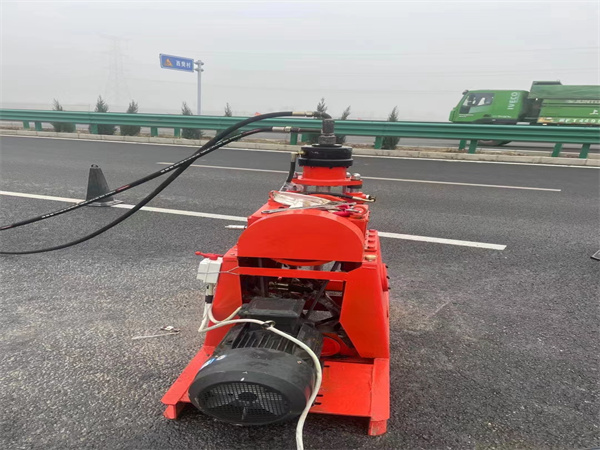 东成镇高速公路路基下沉加固注浆灌浆